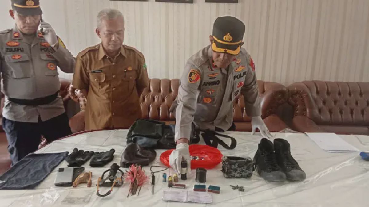 Polisi Amankan Bom Rakitan di MAN 3 Padang