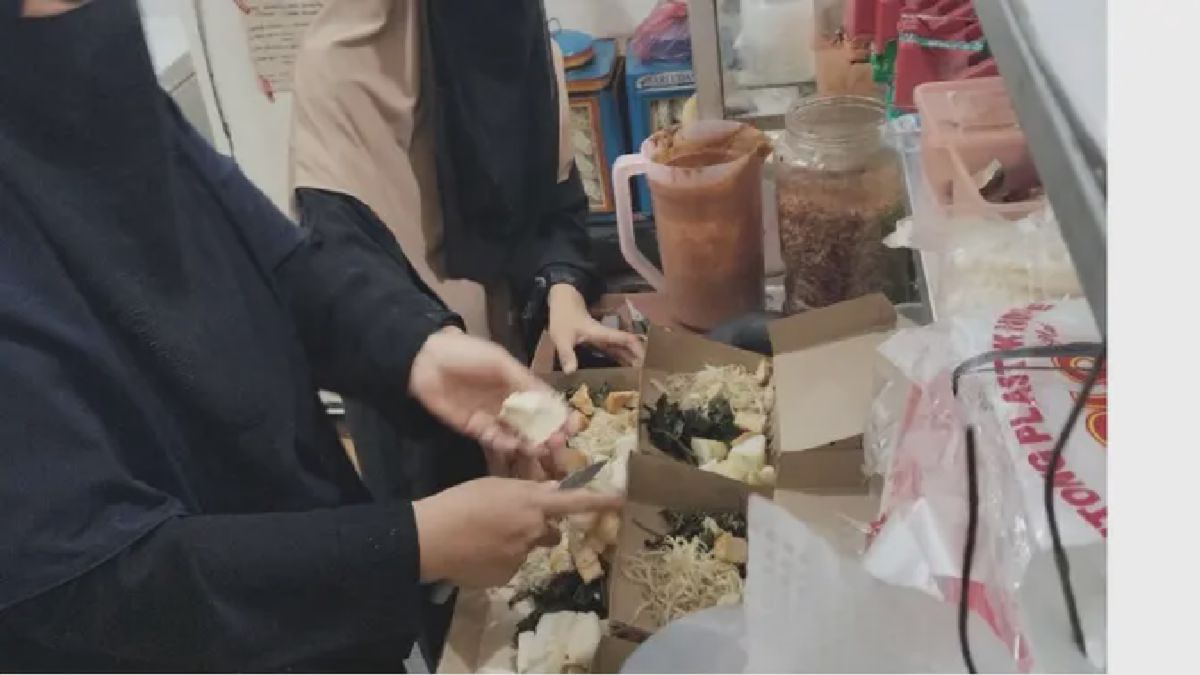 Pasutri Babah Fina dan Ummi Labib Racik Bumbu Warisan Nenek