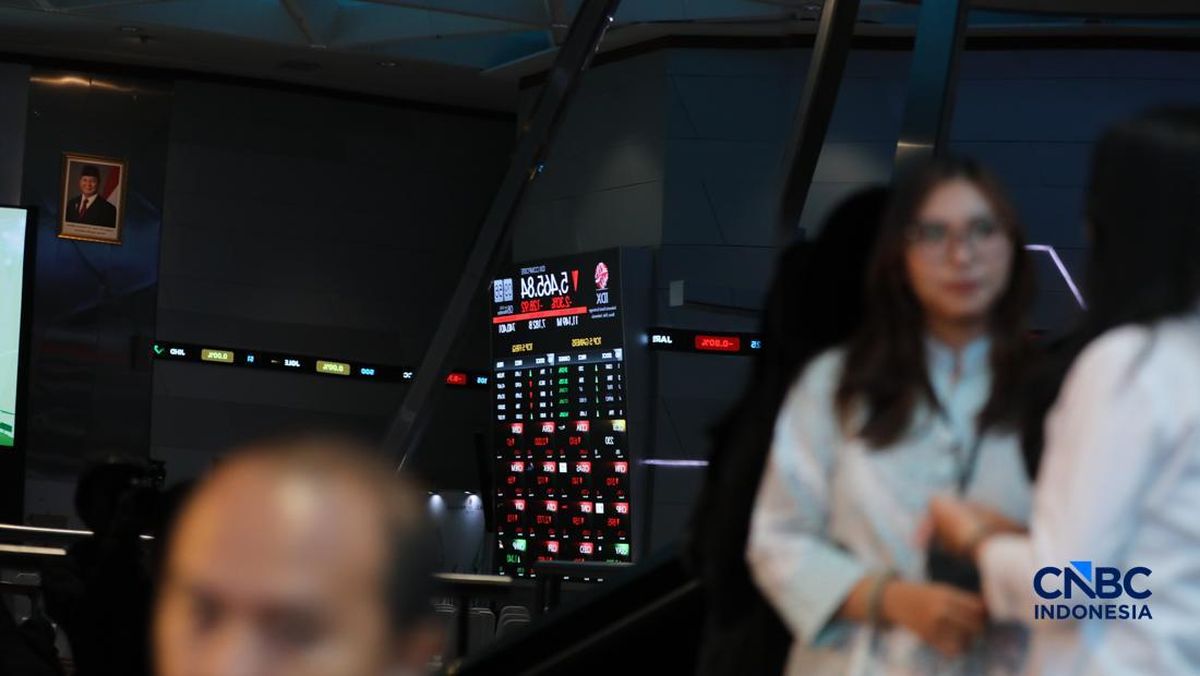 IHSG Sesi I Balik Arah, Melemah 0,69% Tinggalkan Level 6.500