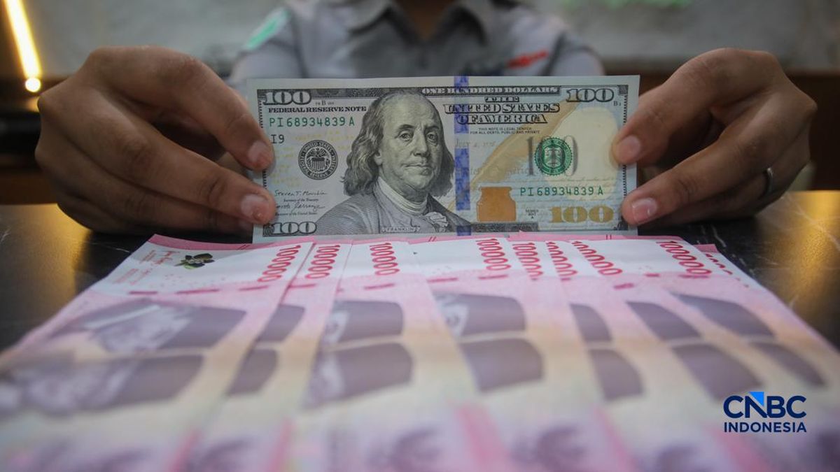 Nilai Tukar Rupiah Dibuka Menguat, Dolar AS Turun ke Rp17.680