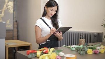 Ciri Kepribadian Perempuan yang Suka Membuat Daftar Belanja dengan Tulisan Tangan