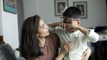 4 Cara Mengajarkan Anak Kenali Emosi dan Berani Menghadapinya